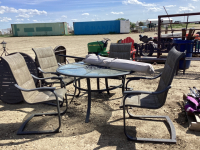 ROUND PATIO TABLE W/ (4) CHAIRS W/ LARGE UMBRELLA