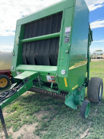 John Deere 567 Mega wide round baler