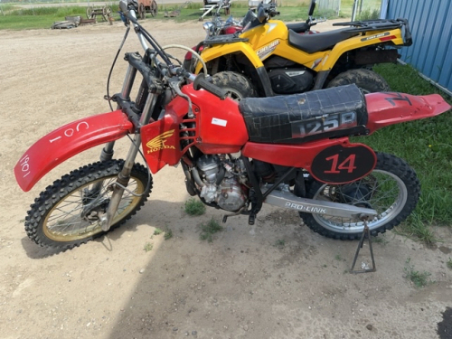 1982 CR125 R Honda dirtbike