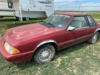 1992 Ford Mustang Coupe ( Not running )