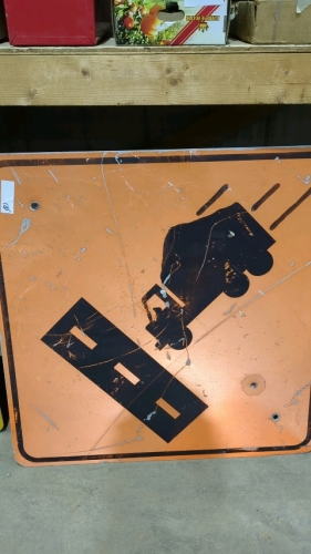 METAL ROAD SIGN