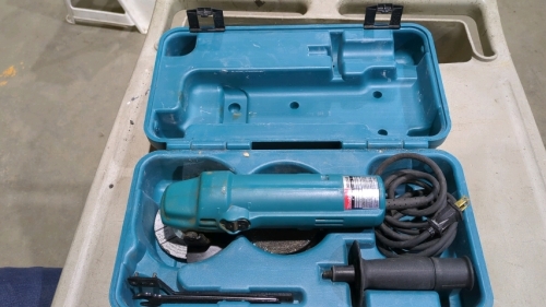 MAKITA 4" DISC GRINDER