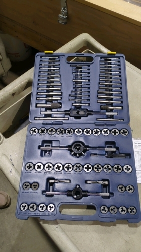 MASTERCRAFT TAP + DIE SET