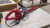 ELECTRIC HEDGE TRIMMER