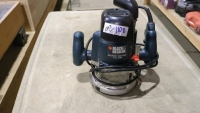 BLACK + DECKER PLUNGE ROUTER