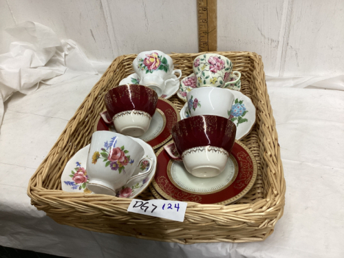 FLAT OF TEA CUPS & SAUCERS