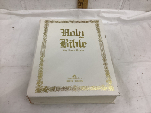 HOLY BIBLE - KING JAMES VERSION