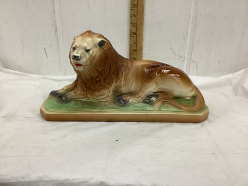 VINTAGE CHALKWARE LION