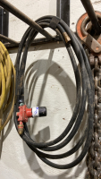 PROPANE HOSE WITH REGULATOR