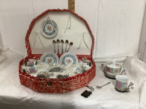 FANCY TEA SET IN CASE (COMPLETE SET)