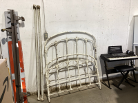 ANTIQUE METAL BED FRAME WITH RAILS