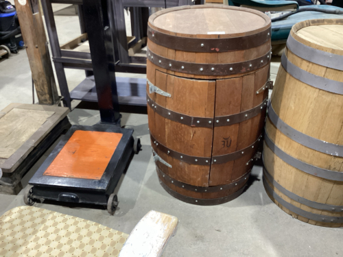 OAK WHISKEY BARREL WITH INTERIOR STORAGE