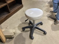 ROLLING WHITE STOOL