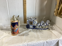 VINTAGE BLUE/WHITE CERAMIC HORSES & CARRIAGE & AUTHENTIC BEER STEIN