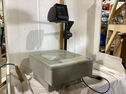 3M OVERHEAD PROJECTOR