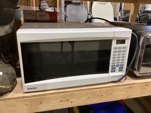 DANBY MICROWAVE