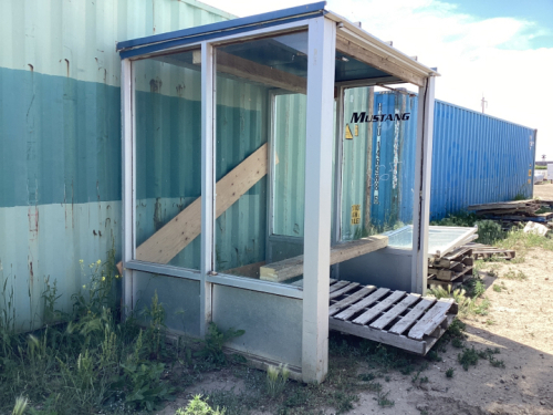 GLASS DOUBLE DOOR ENTRY WAY WITH KEYS