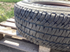 PALLET WITH SINGLE TIRE ON RIM - MICHELIN…LT 275/70 R18 - 2