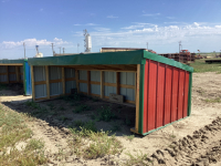 CALF SHELTER - RED AND GREEN METAL CLAD