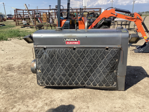 LINCOLN ELECTRIC WELDER - CLASSIC 300D