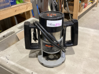 BLACK + DECKER PLUNGE CUT ROUTER