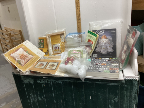 CRAFTS & NEEDLEPOINT/CREWEL KITS