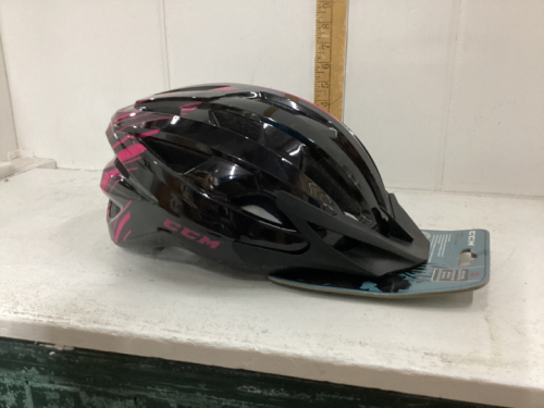 NEW ADULT BICYCLE HELMET - CCM