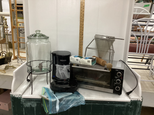 (2) BOXES W/TOASTER OVEN,(6)-CUP COFFEE POT, JUICING MILL, DRINK DISPENSER, INDOOR GRILL