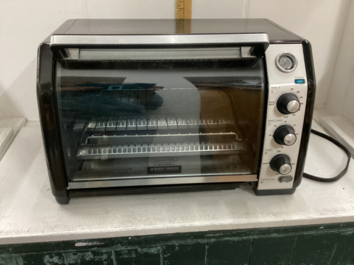 B+D CONVECTION TOASTER OVEN