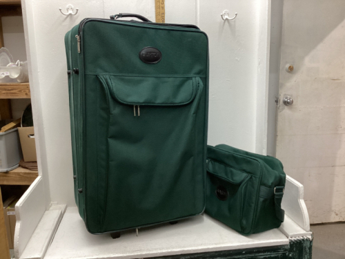 BUXTON LARGE WHEELED SUITCASE + SMALLER DUFFLE BAG