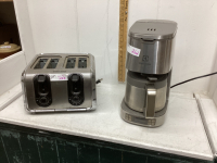 B+D 4 SLICE TOASTER + ELECTROLUX COFFEE MAKER