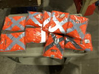 BOX WITH HIGH VISIBILITY VESTS - PACKAGES OF?