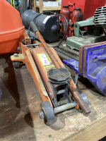 FLOOR JACK WITH HANDLE