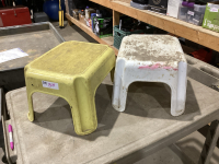 2 PLASTIC STEP STOOLS