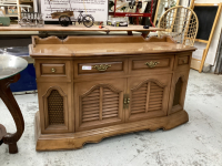 VINTAGE ELECTROHOME STEREO SYSTEM IN CABINET