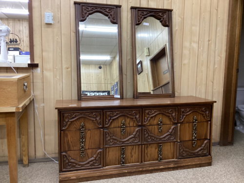 DRESSER W/ DUAL MIRRORS