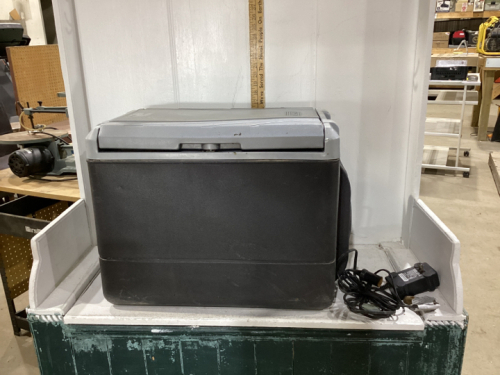 COLEMAN COOLER - 12 OR 110 VOLT