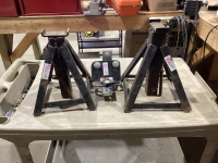 2 JACK STANDS + RECEIVER