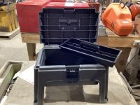 RUBBERMAID STORAGE STEP STOOL