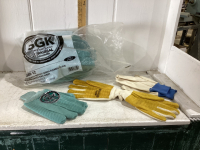 BAG OF SGK GREEN KING FLANNEL GLOVES - (8)