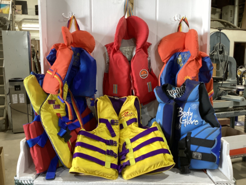 (6) LIFEJACKETS - CHILD & ADULT