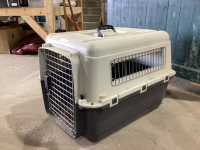 “ESSENTIALS” MEDIUM SIZE PET KENNEL