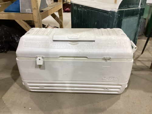 EXTRA LARGE COOLER - IGLOO