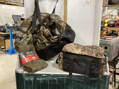 LARGE CAMO BAG W/ CAMO BURLAP & COOLER BAG