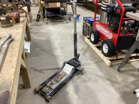 MOTOMASTER FLOOR JACK