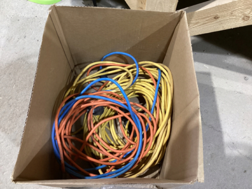 BOX W/ EXTENSION CORDS