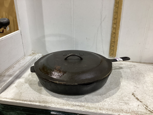 LARGE CAST IRON FRYPAN - W/ LODGE LID