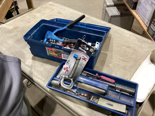 RUBBERMAID TOOLBOX W/CONTENTS