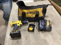 DEWALT BAG W/ CORDLESS DRILL 12V