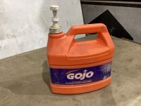 GOJO HAND CLEANER